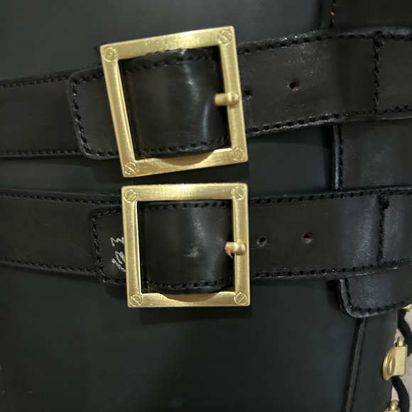 Tory Burch, knee-high rubber boots with gold hardware. Size 7 - Picture 5 of 11